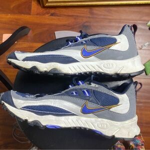 Vintage Men’s 8.5 Euro 42 Nike Air Wintrailia,
